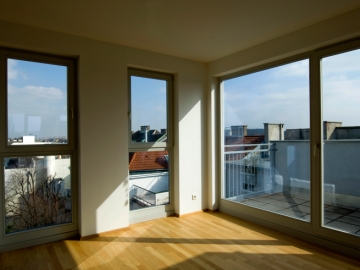 Dachgeschoßwohnung mit Holz/Alu Fenster aus eigener Produktion